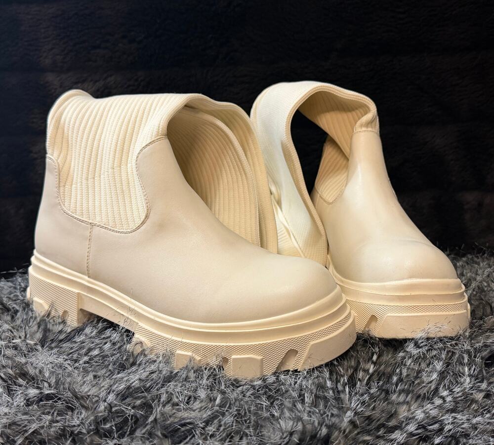 Chunky Cream Knit Boots - Platform Sole